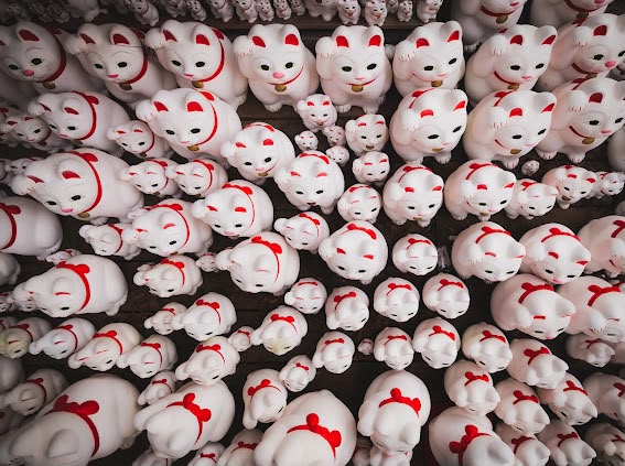 Lucky Cats II